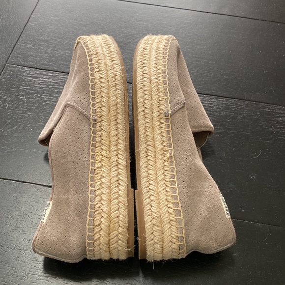 Soludos Platform Gray Suede Shoes. Size 8. - Picture 7 of 11